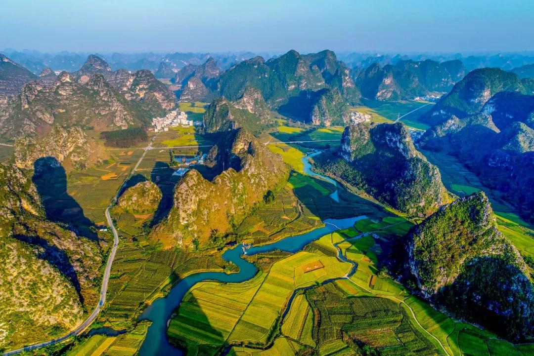 广西，向各位听众朋友们致敬